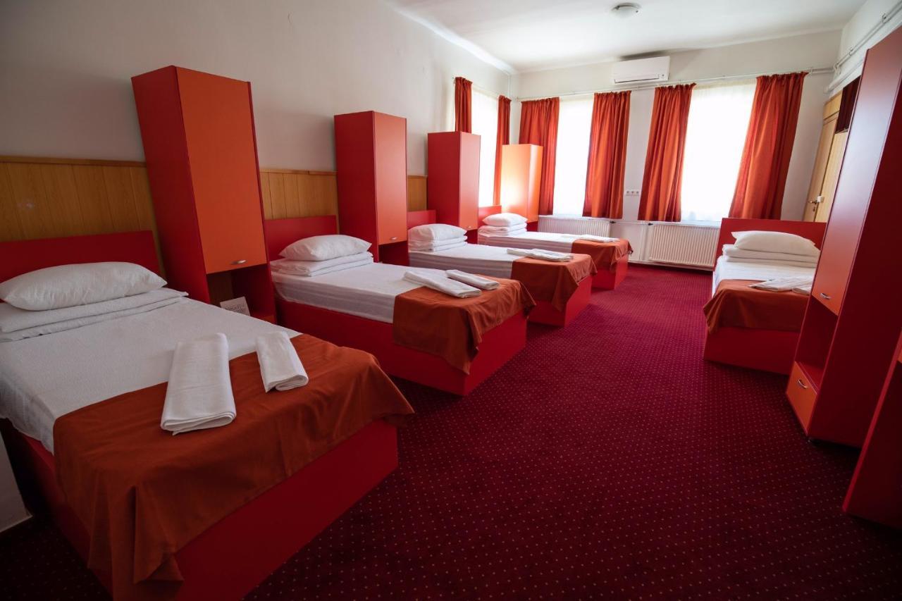 Nepliget Hotel Budapest Bagian luar foto