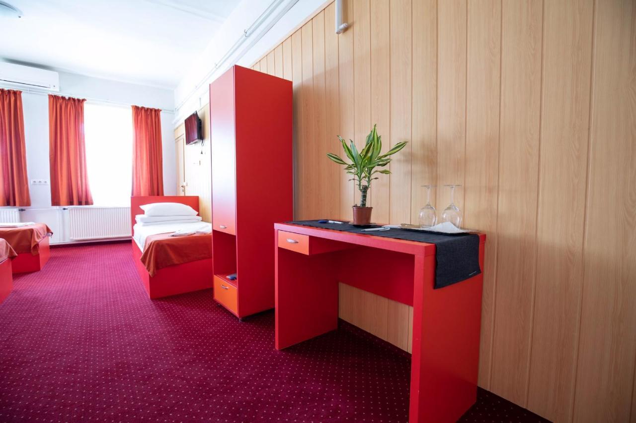 Nepliget Hotel Budapest Bagian luar foto