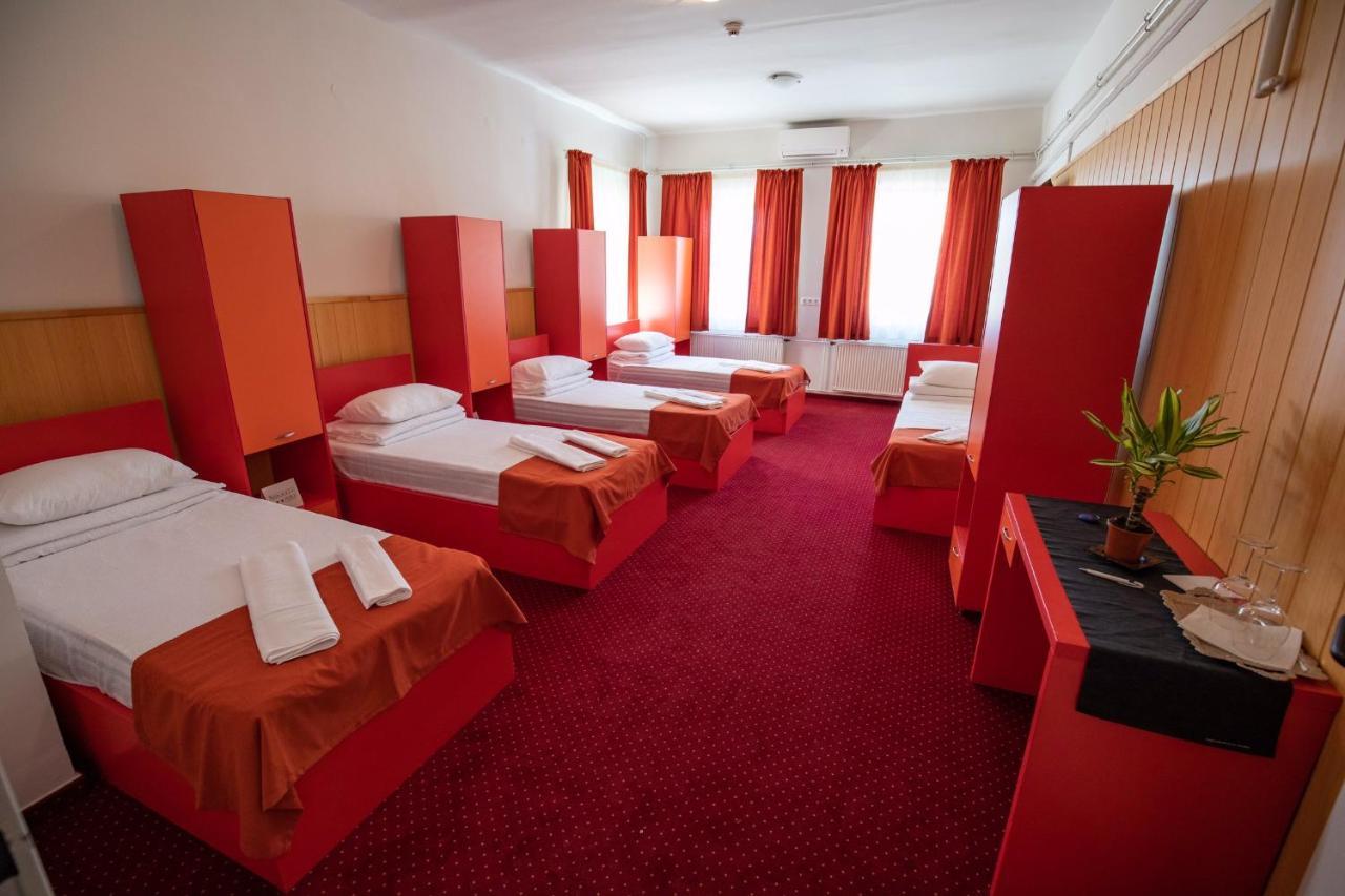 Nepliget Hotel Budapest Bagian luar foto